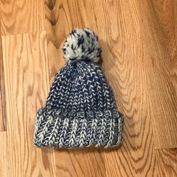 Blue and white thick yarn stocking hat - Picture 4 of 5